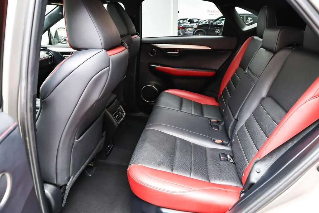 Used 2018  Lexus  image 20
