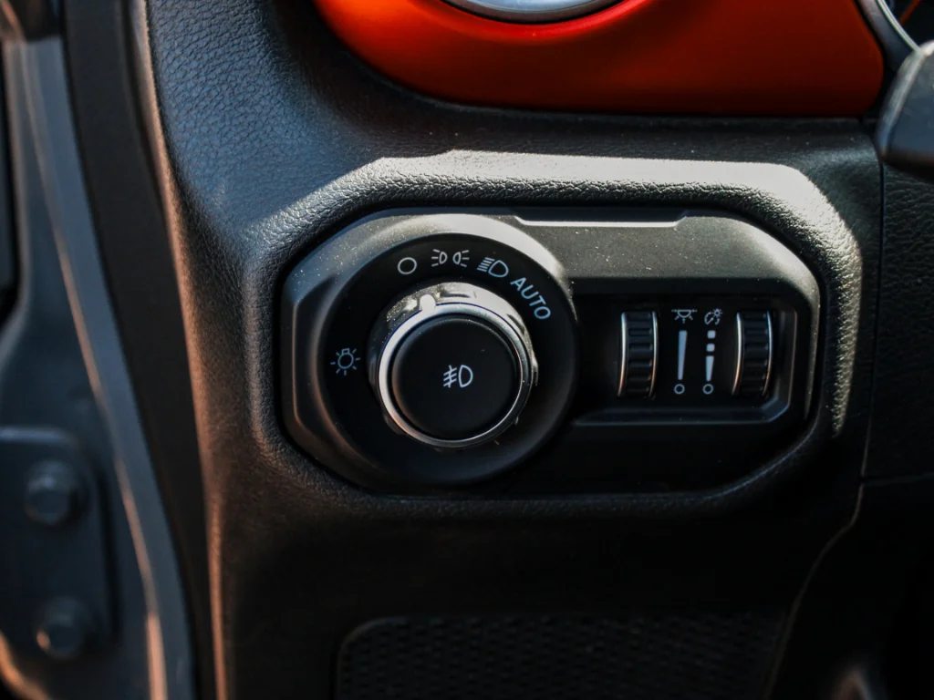 Used 2020 Sting-Gray Clearcoat Jeep Rubicon image 9
