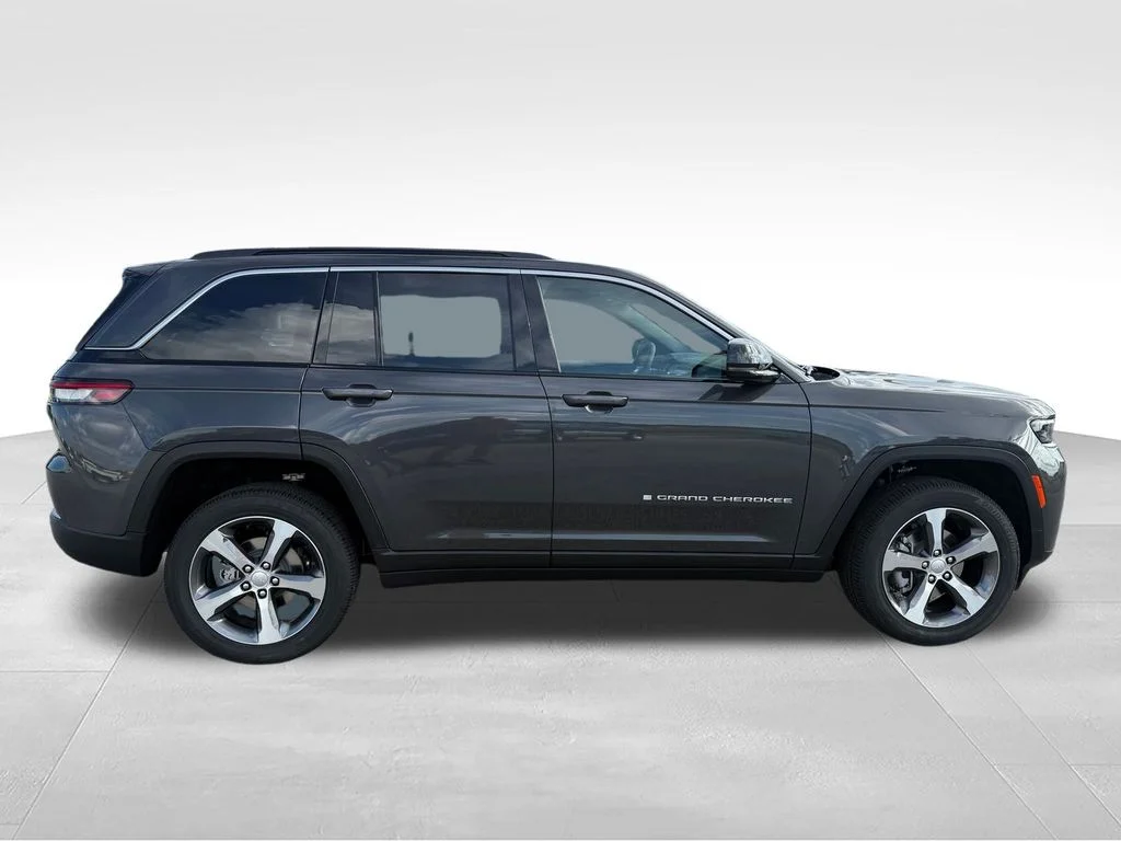 New 2026 Baltic Gray Metallic Clearcoat Jeep Limited image 29