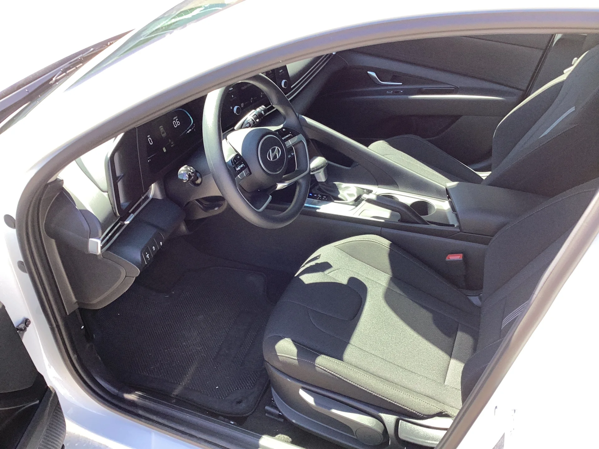 New 2026 Serenity White Pearl Hyundai SE image 5