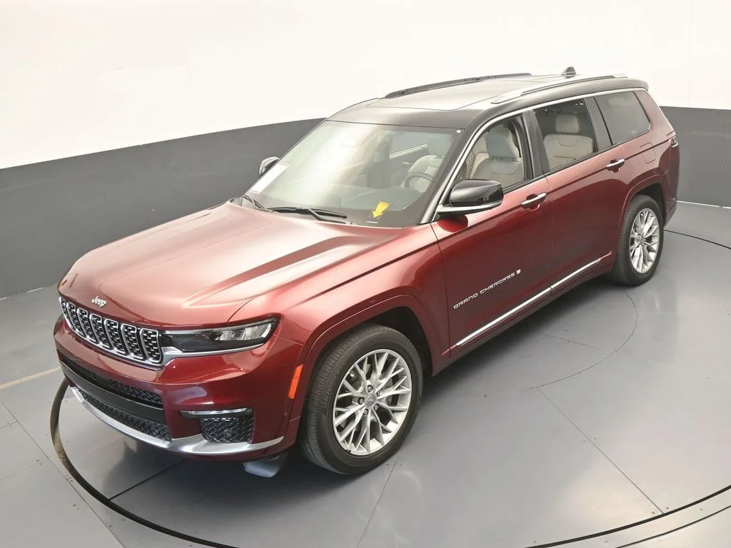 Used 2023 Velvet Red Pearlcoat Jeep Summit image 55