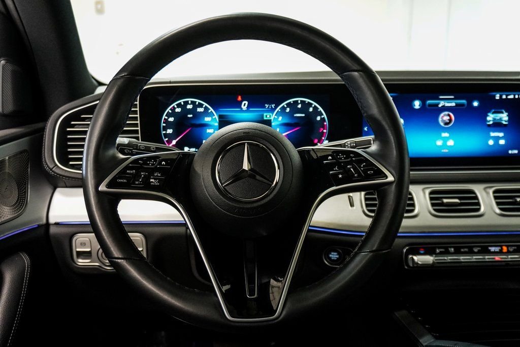Used 2025 Black Mercedes-Benz GLS 450 image 16