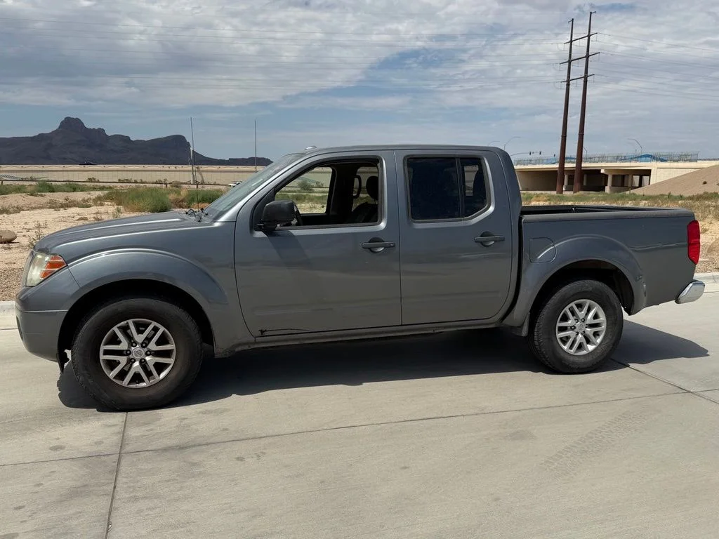 Used 2018 Gray Nissan SV image 5