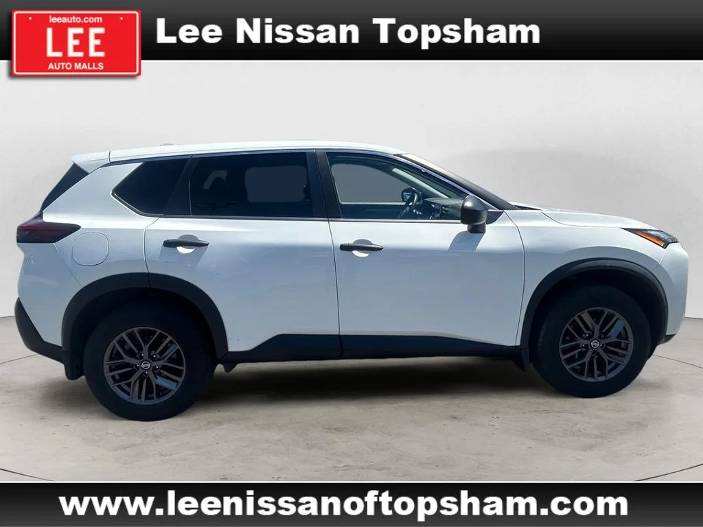 Used 2021 Glacier White Nissan S image 7