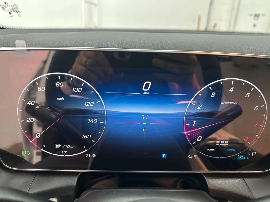 New 2027 White Mercedes-Benz GLC 300 image 15