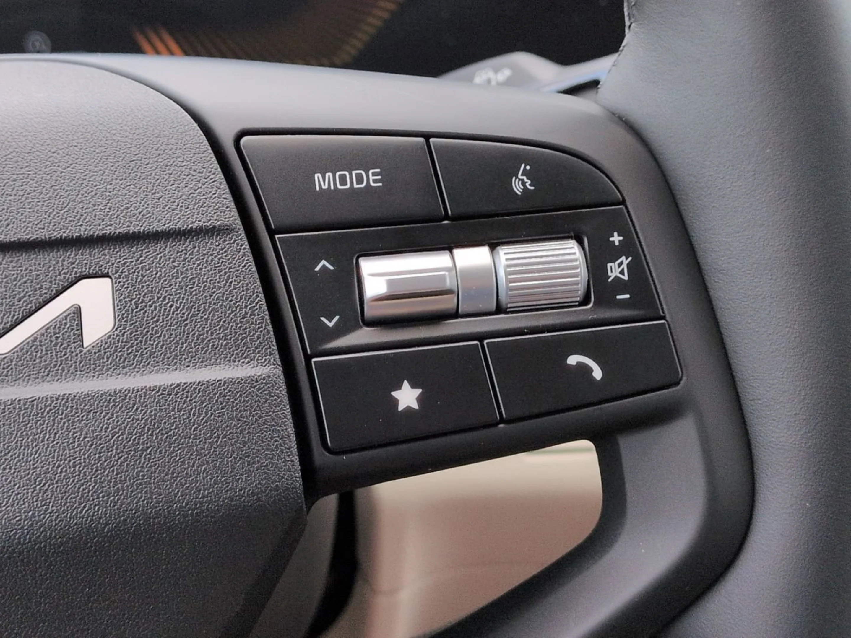New 2026 Panthera Metal Gray Kia EX image 74