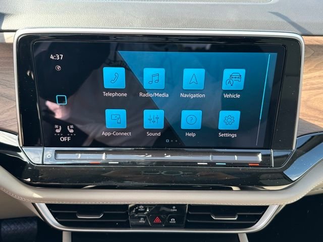 New 2026 Pure Gray Volkswagen 2.0T SE w/Technology image 33