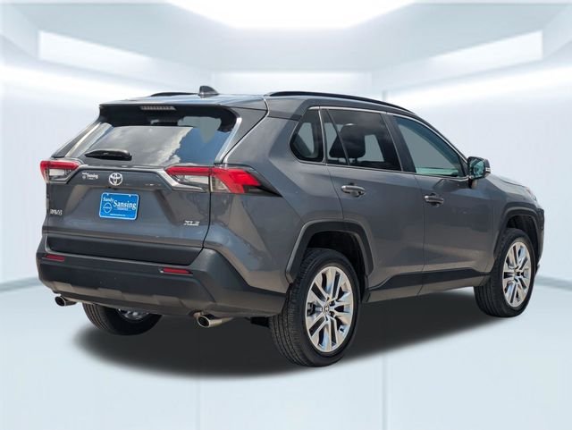 Used 2023 Gray Toyota XLE Premium image 6