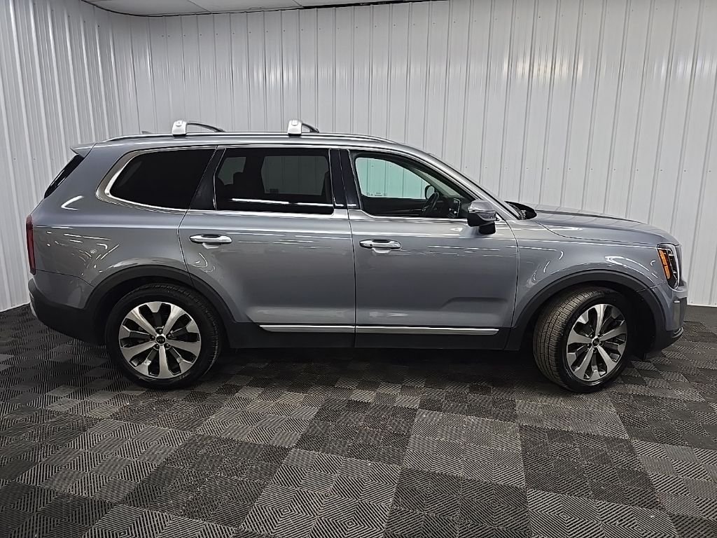 Used 2020 Silver Kia S image 2