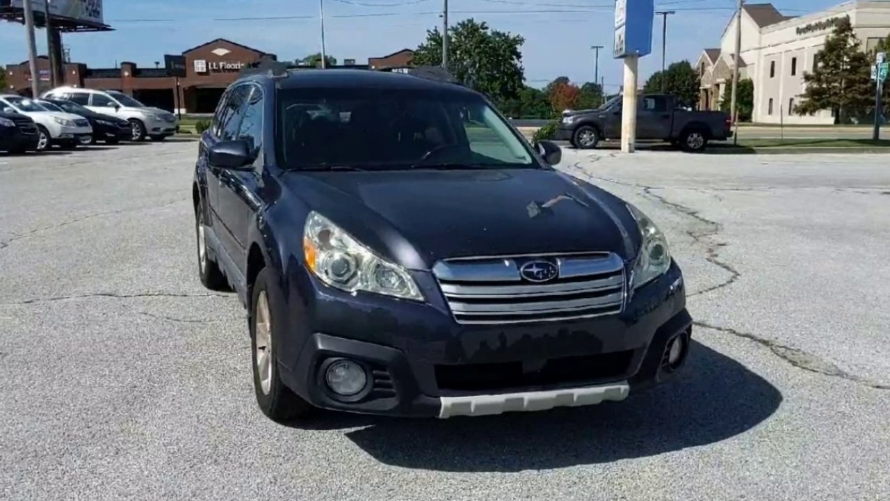 2013 Subaru Outback 2.5i Limited photo 2