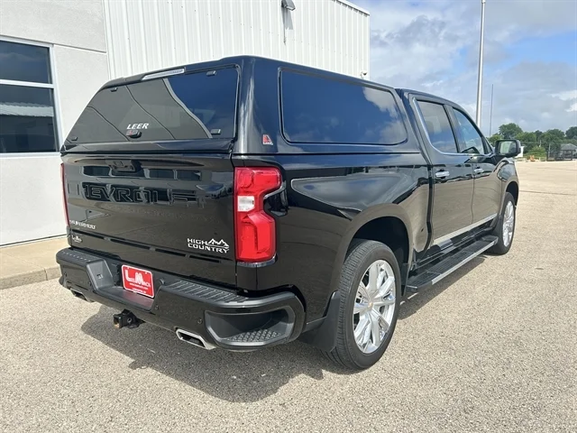 Used 2024 BLACK CHEVROLET High Country image 4