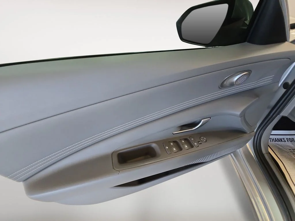 Used 2021 Silver Hyundai SEL image 14