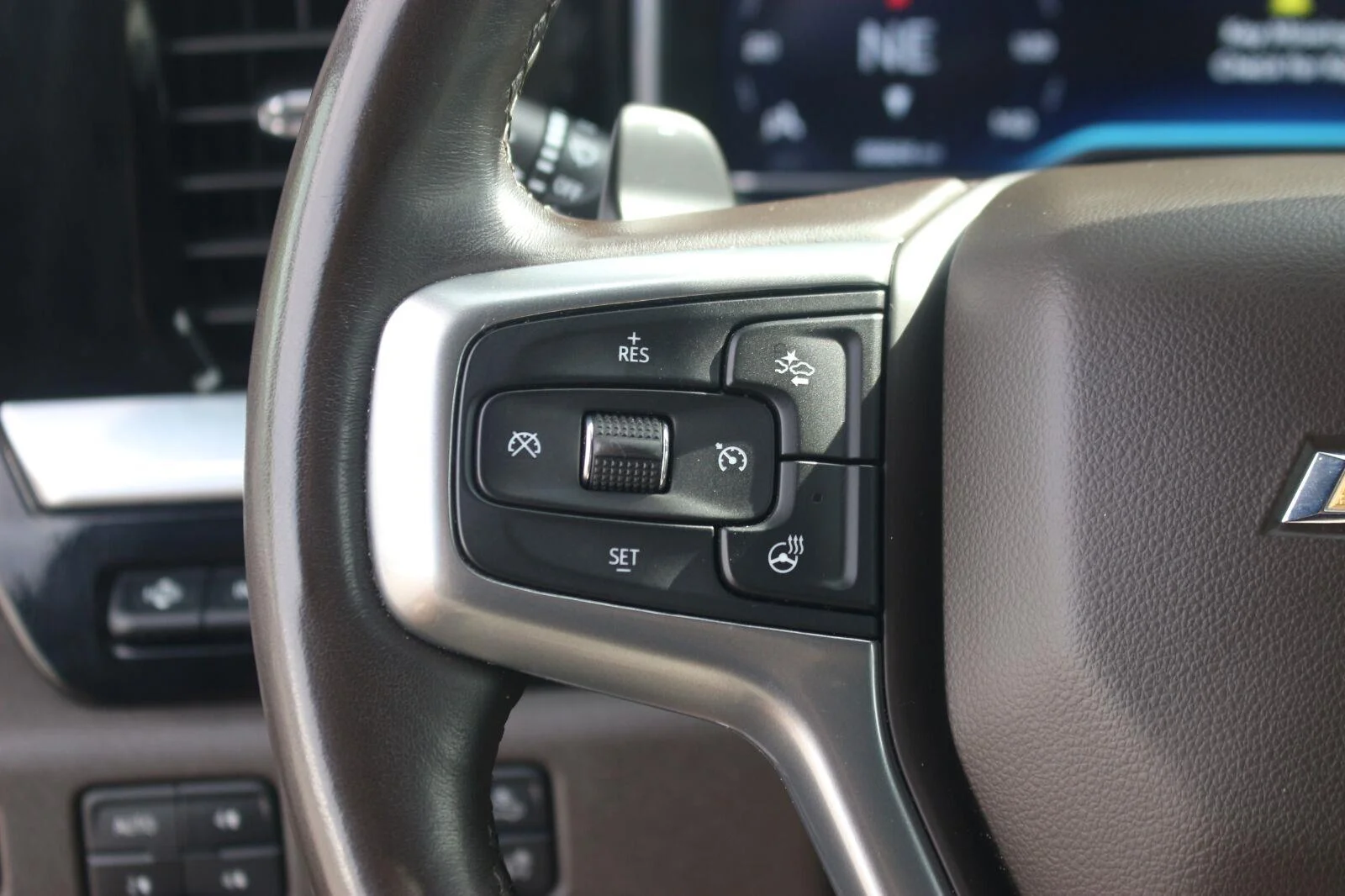 Used 2022 Northsky Blue Metallic Chevrolet LTZ image 22