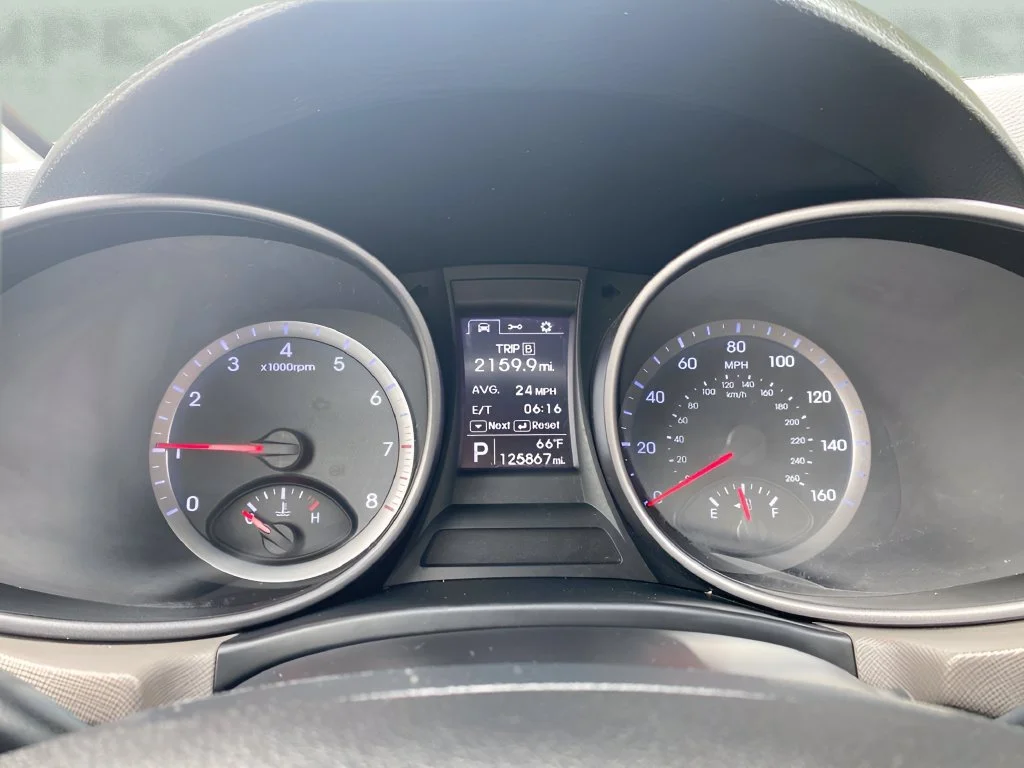 Used 2015  Hyundai  image 21