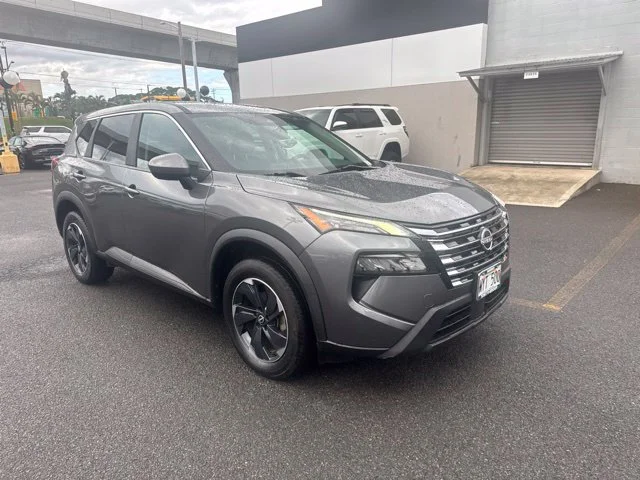 Used 2024 Gray Nissan SV image 7