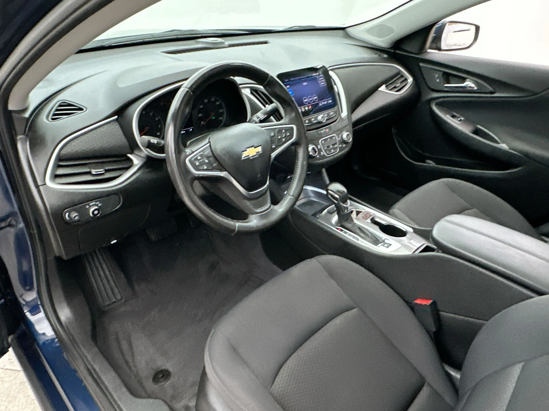 Used 2022 Blue Chevrolet LT image 7