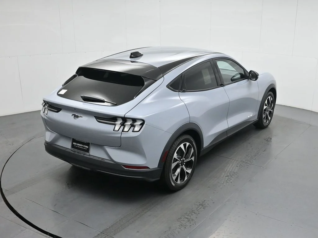 New 2026 Gray Ford Select image 38