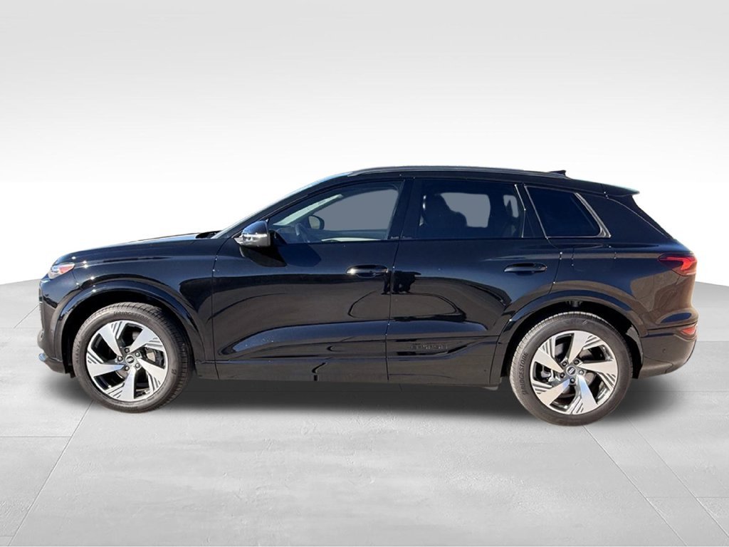 Used 2025 Black Metallic Audi Premium Plus quattro image 10