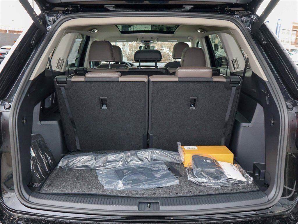 New 2026 Black Volkswagen 2.0T SEL image 9