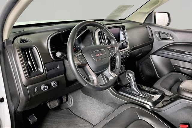 Used 2022 White GMC AT4 w/Leather image 17