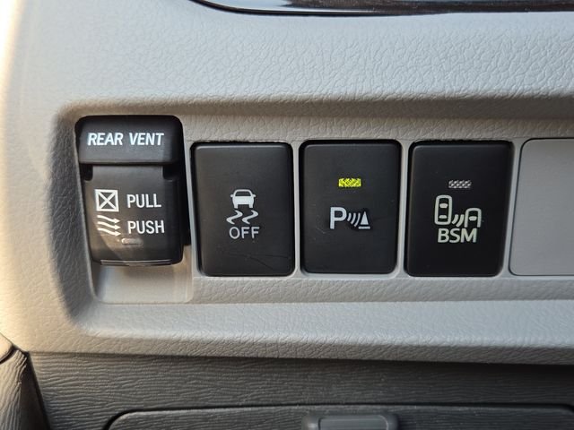 Used 2017 Red Toyota XLE image 10