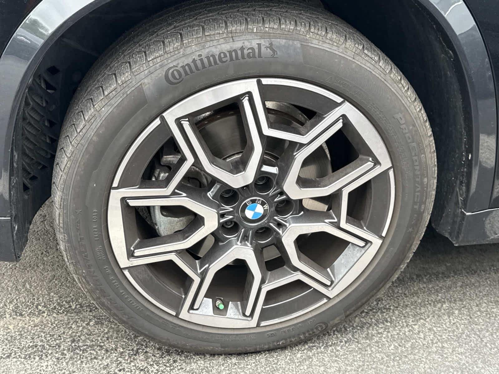 Used 2026 Black Sapphire Metallic BMW xDrive28i image 11