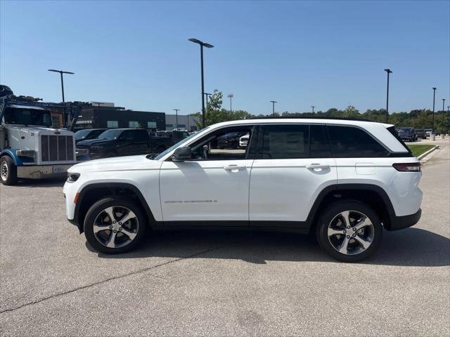 New 2026 Bright White Clear-Coat Exterior Paint Jeep Limited image 6