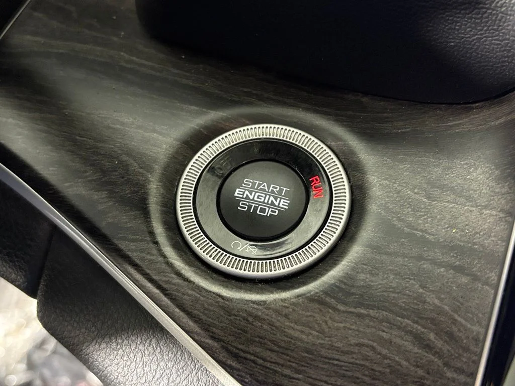 Used 2022 Gray Jeep Limited image 23