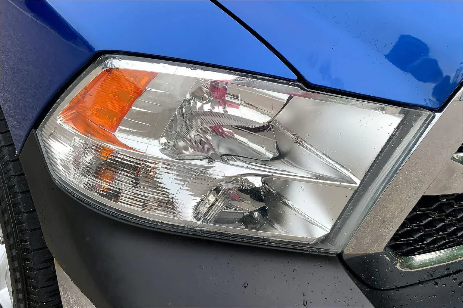 Used 2018 Blue Streak Pearlcoat Ram Tradesman image 27