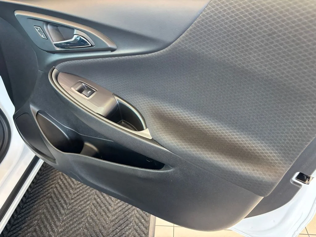 Used 2020 White Chevrolet LS image 23