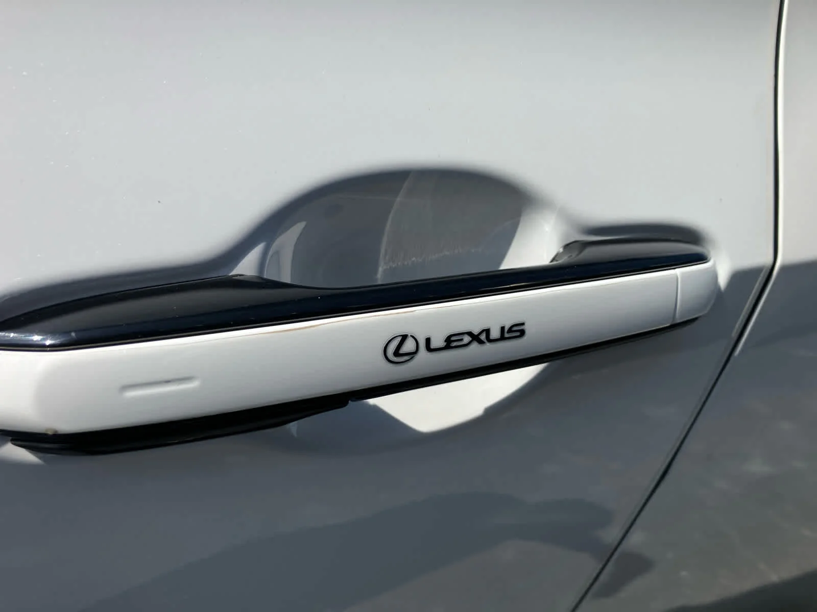Used 2022 Ultra White Lexus F SPORT Handling image 9