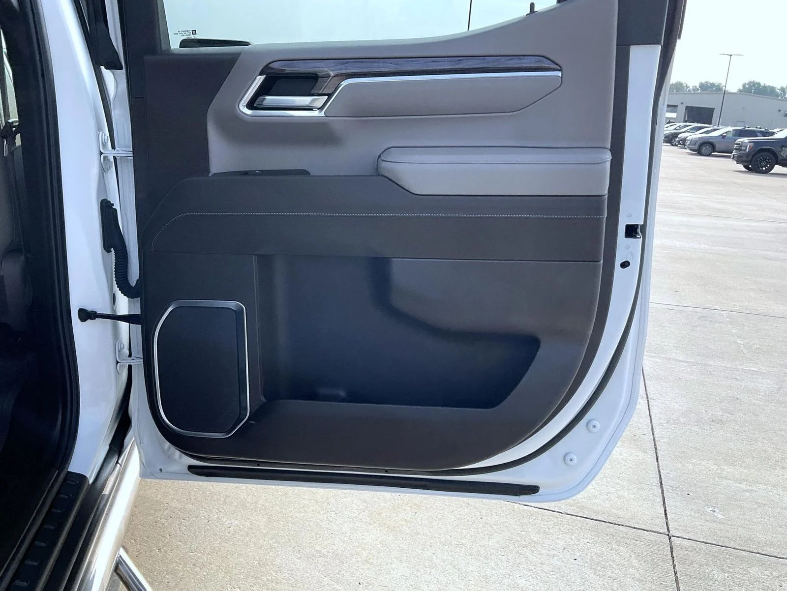 Used 2023 White Chevrolet LTZ image 18