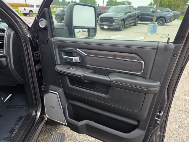 New 2026 Granite Crystal Metallic Clear-Coat Exterior Paint RAM Laramie image 15