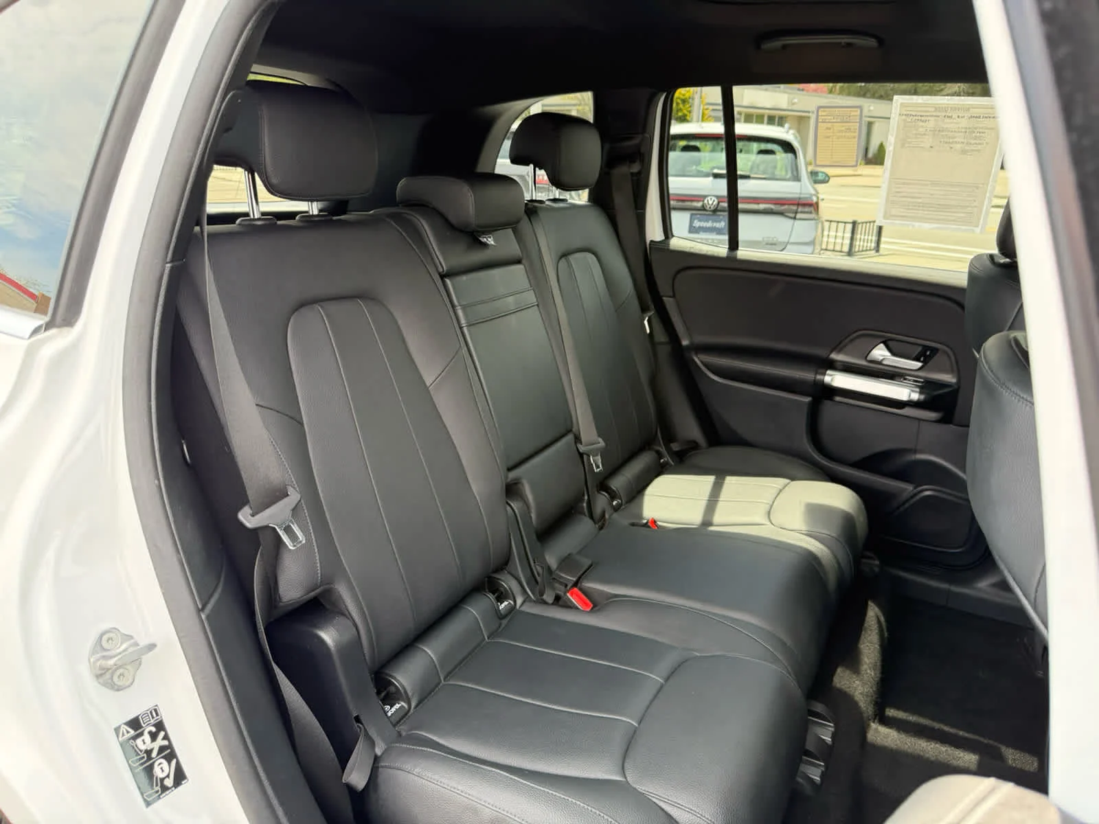 Used 2023 Polar White Mercedes-Benz GLB 250 image 12