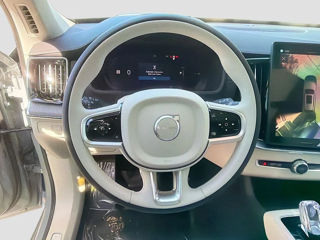 2026 Volvo XC90 Ultra - Photo 11