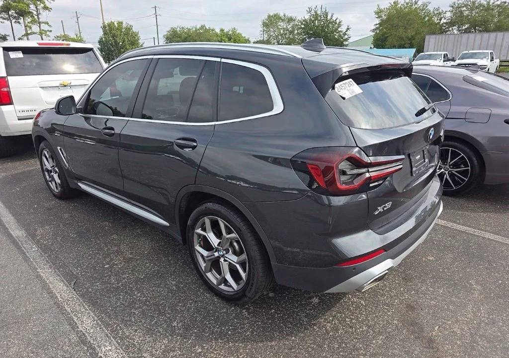 Used 2023 Gray BMW sDrive30i image 8