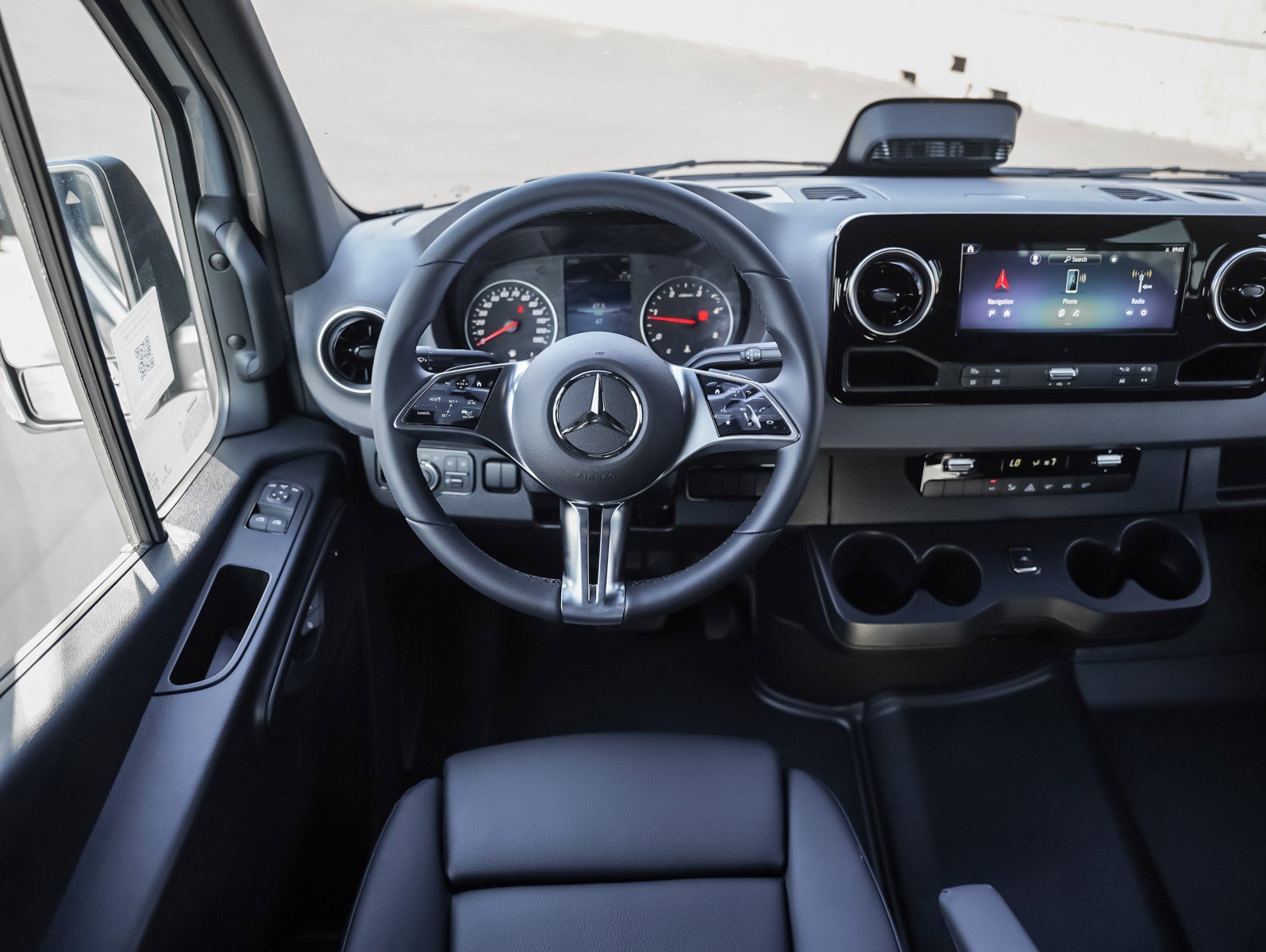 2025 Mercedes-Benz Sprinter Crew Van Base - Photo 17