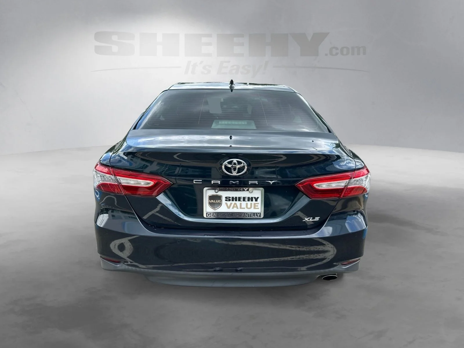 Used 2018 Blue Toyota XLE image 13