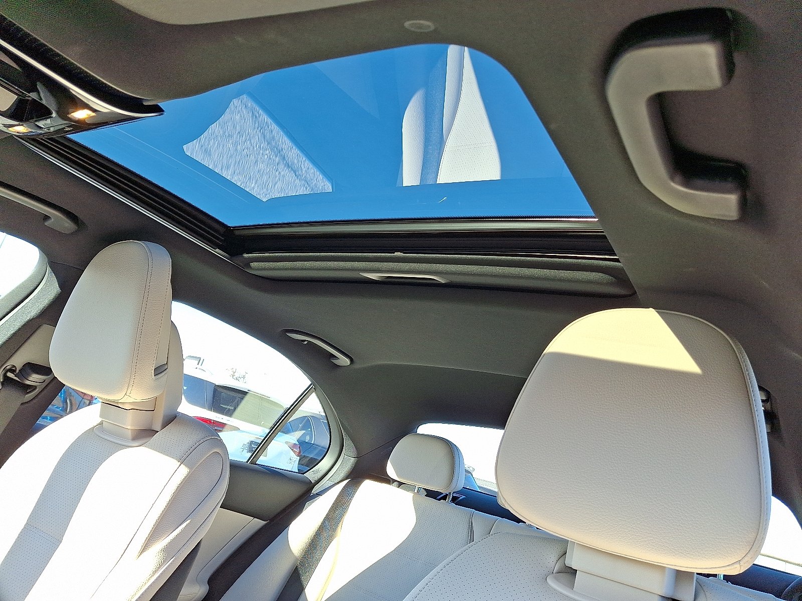 2025 Mercedes-Benz C-Class Sedan C 300 - Photo 14