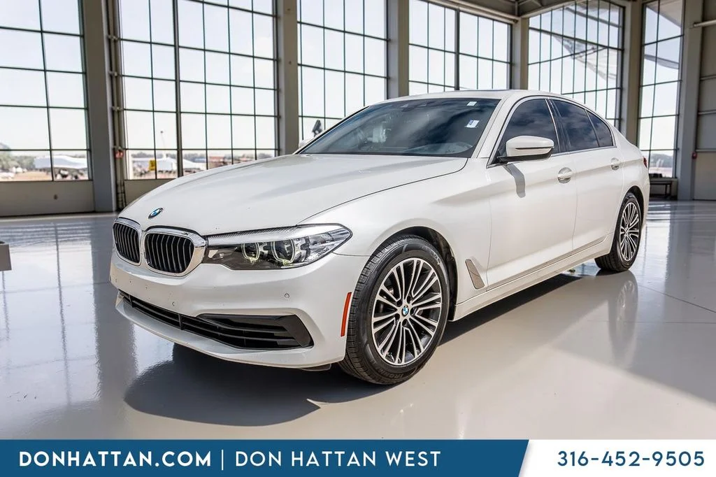 Used 2020 White BMW 530i image 32