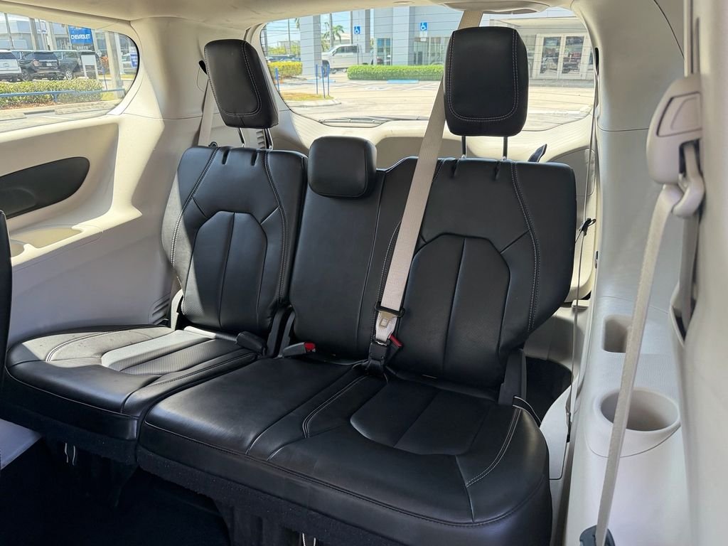 Used 2023 Black Chrysler Touring L image 12