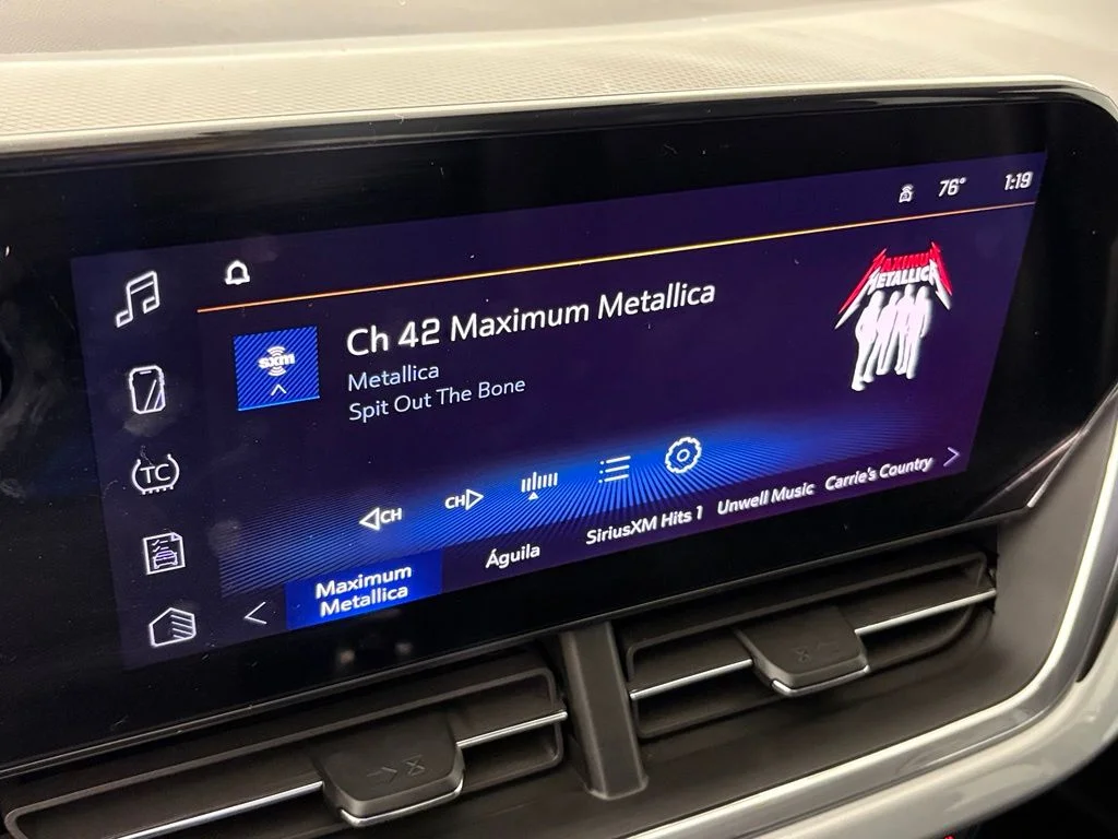 Used 2025 White Chevrolet LT image 27