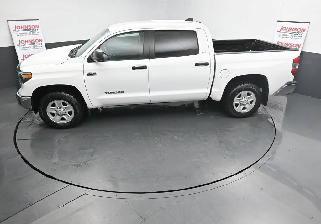 Used 2021 White Toyota SR5 image 29