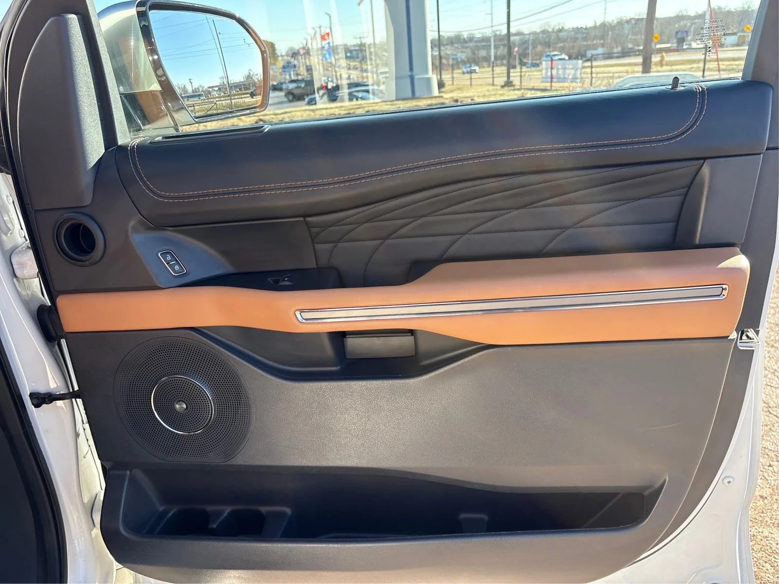 Used 2022 White Ford Platinum image 20