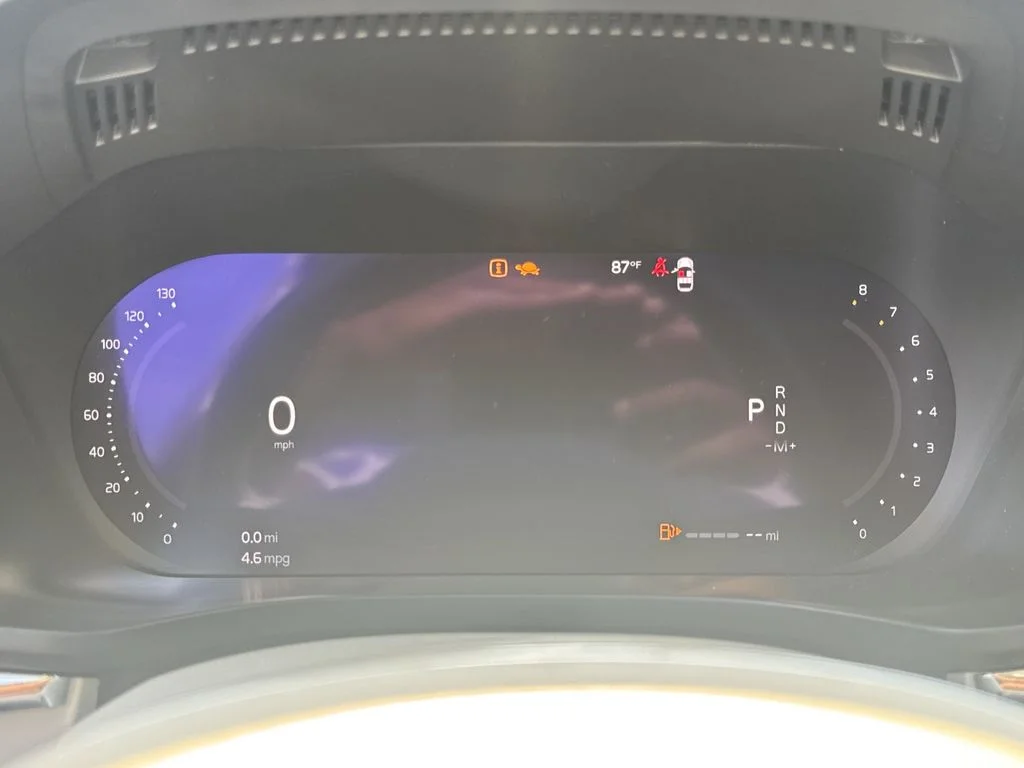 Used 2023 White Volvo B5 Ultimate Bright Theme image 27