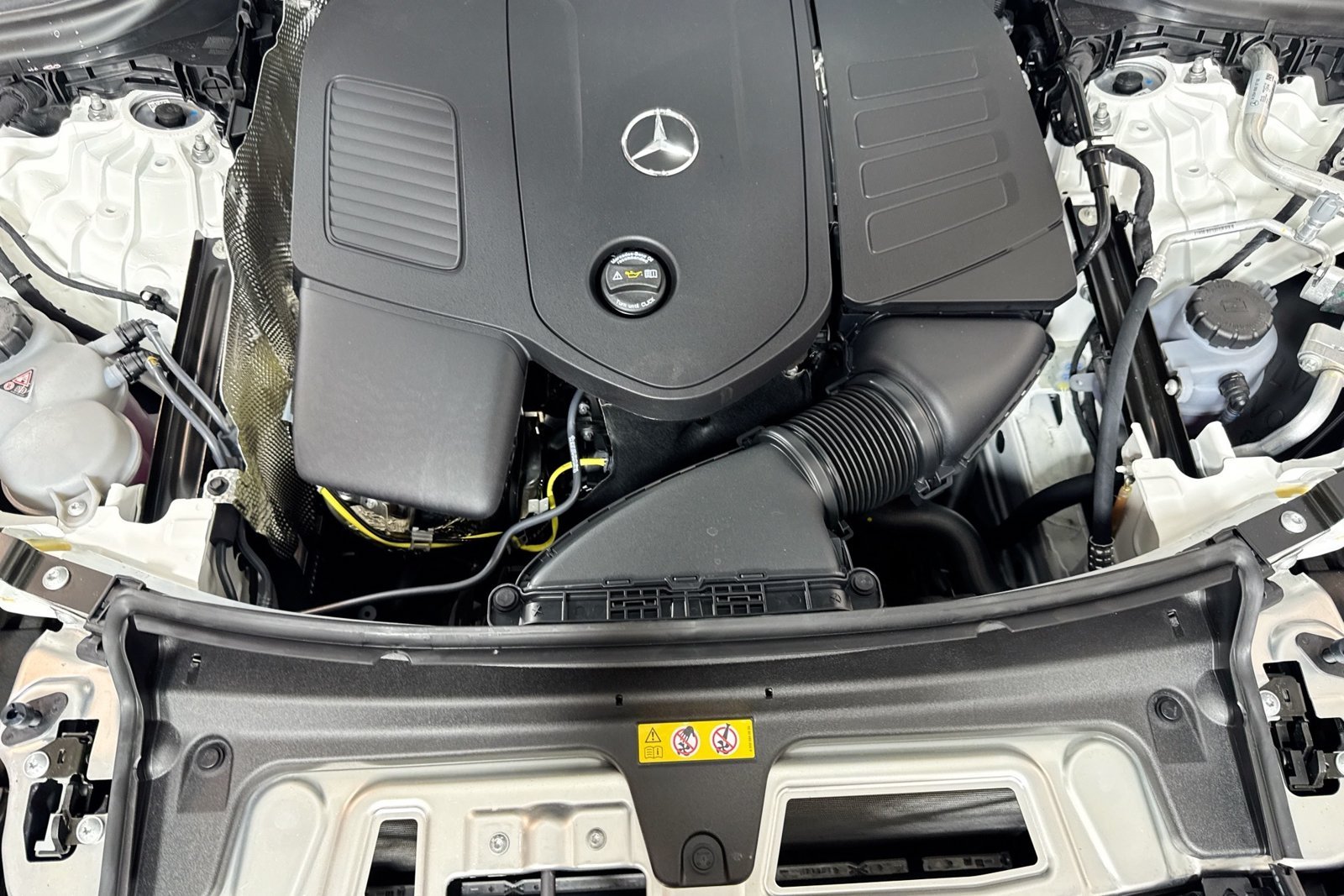 New 2026 Polar White Mercedes-Benz GLC 300 image 26