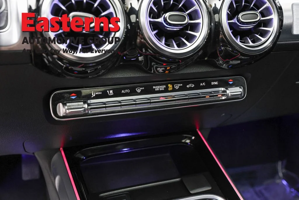 Used 2022 Black Mercedes-Benz GLB 250 image 19