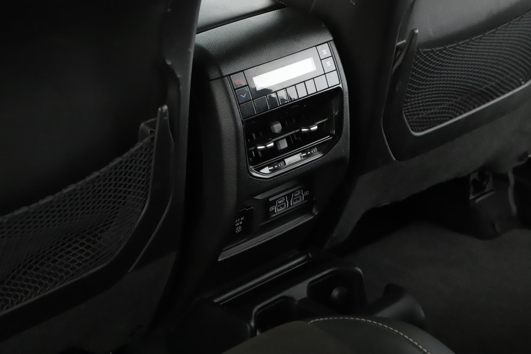 Used 2023 Diamond Black Crystal Pearlcoat Jeep Altitude 4x4 image 8