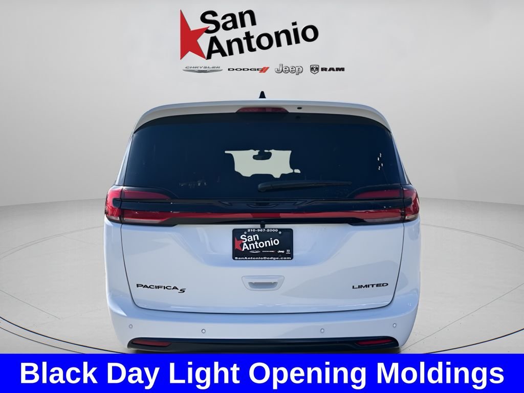 New 2027 Bright White Clear-Coat Exterior Paint Chrysler Limited image 13