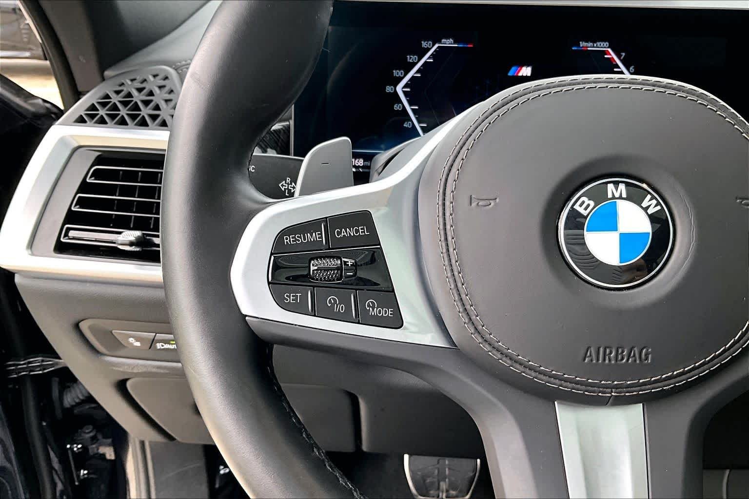 Used 2025 Carbon Black Metallic BMW xDrive40i image 21